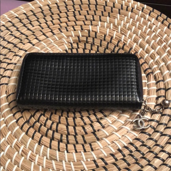 Authentic Chanel wallet - Picture 2 of 6